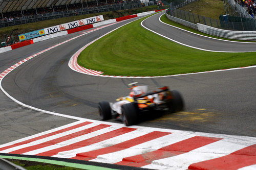 Nelsinho en Eau Rouge