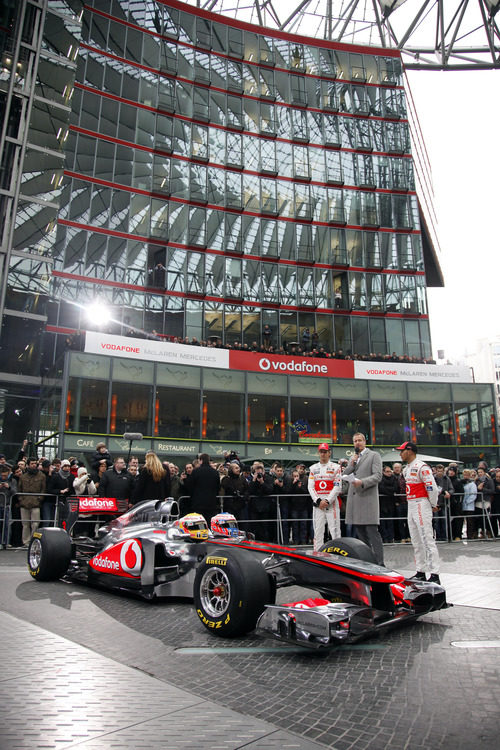 Un espectacular escenario para el MP4-26 y sus pilotos