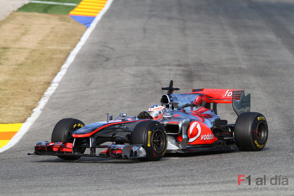 Jenson Button inicia el año 2011 subido al MP4-25