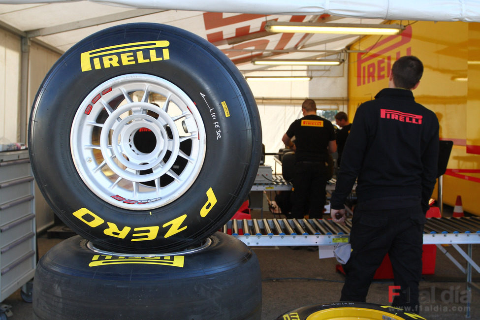 Pirelli trabaja a destajo para tenerlo todo listo a tiempo