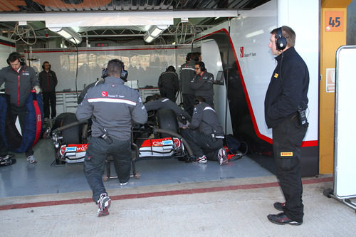 En Sauber listos para sacar el C30 a pista