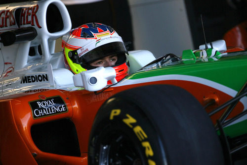 Paul di Resta, listo para salir a pista con el VJM03