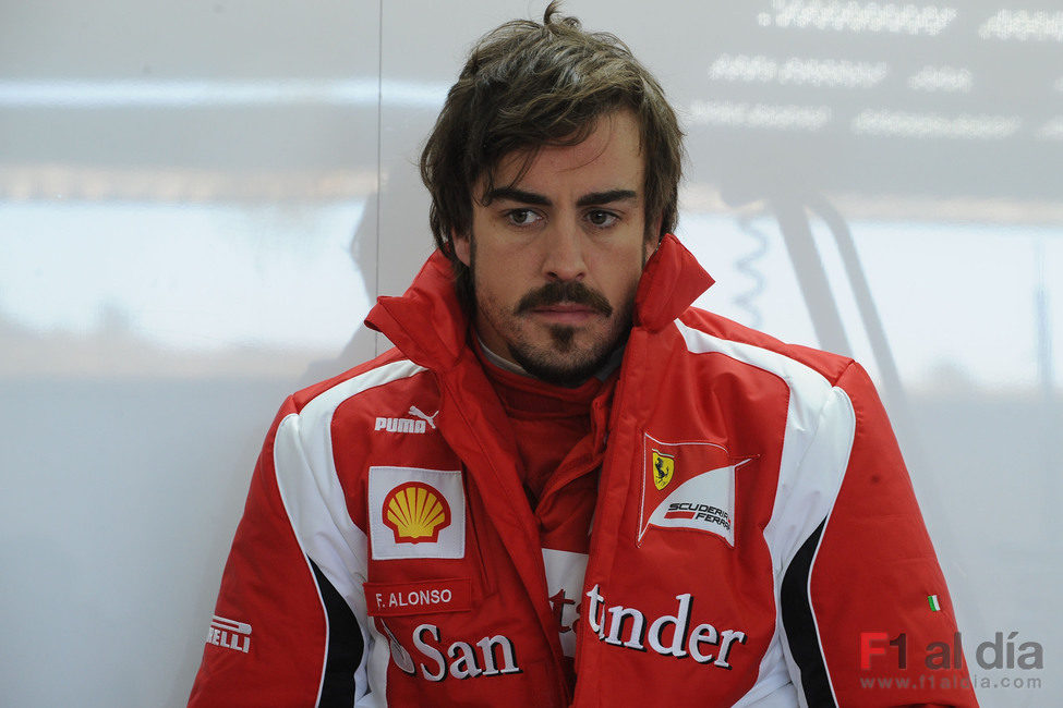 Fernando Alonso y su nueva imagen en Valencia