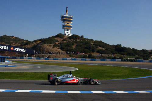 Hamilton en el circuito de Jerez con el MP4-26