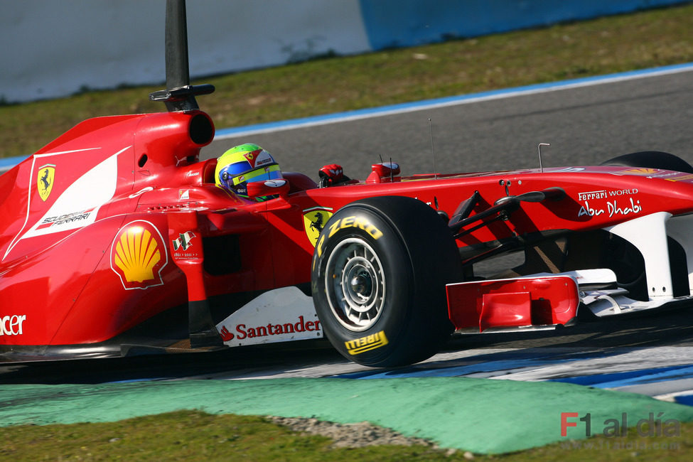 Felipe Massa prueba en Jerez las mejoras del 150º Italia