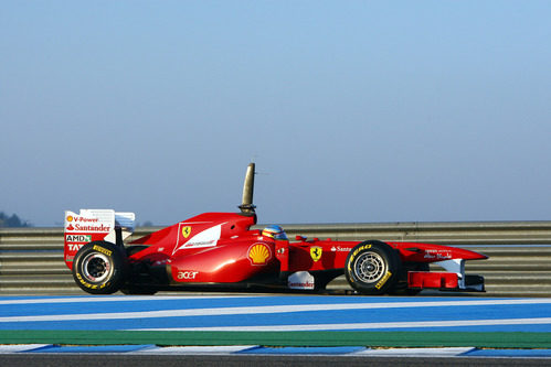 Fernando Alonso en Jerez con el 150º Italia