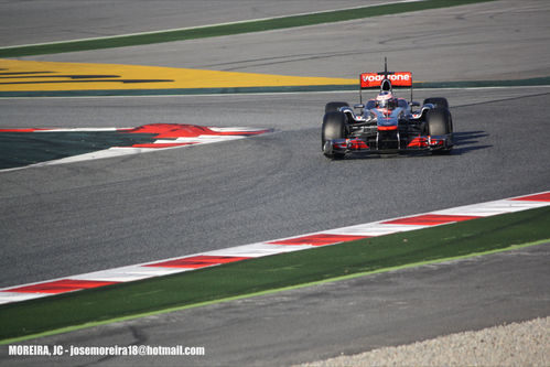 Jenson Button en Barcelona con el MP4-26