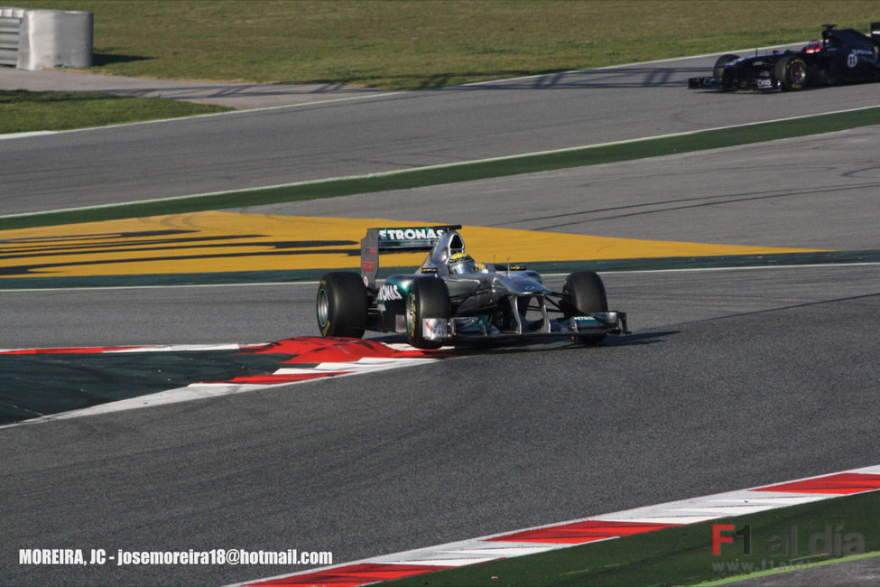 Nico Rosberg en una de las curvas de Montmeló