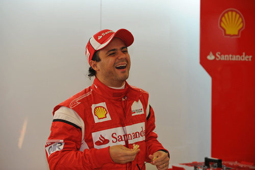 Felipe Massa contento con los Pirelli