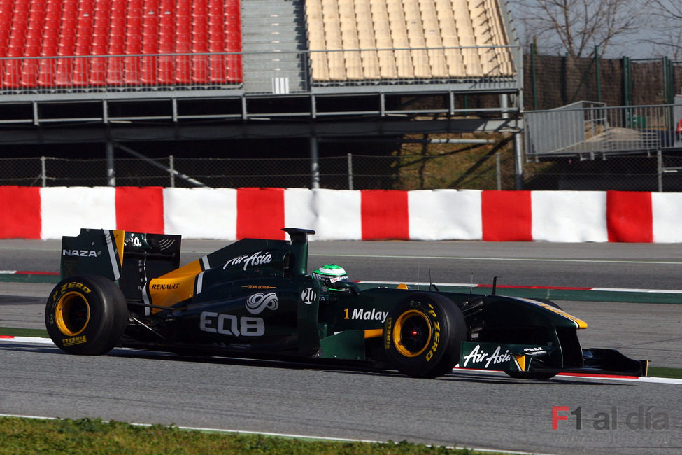 Heikki Kovalainen en Montmeló con el T128