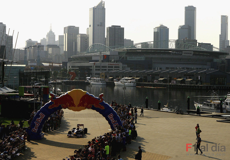 Webber, sus fans y Melbourne de fondo