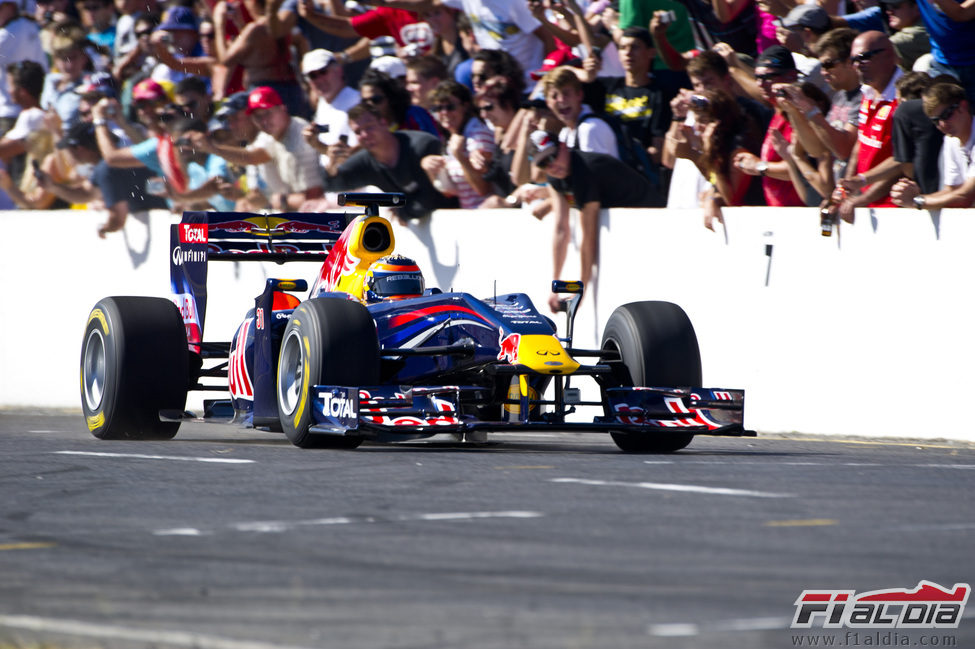 Neel Jani con el RB5 modificado