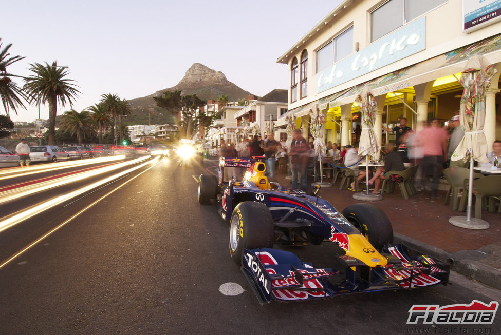 El RB5 de exhibición en Ciudad del Cabo