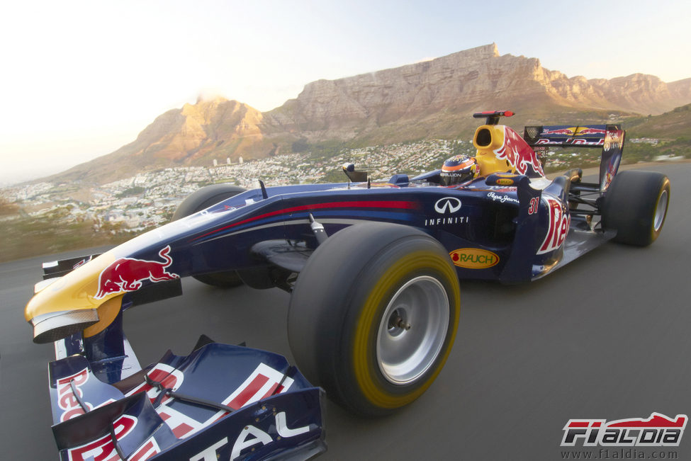 Jani y su Red Bull por las carreteras africanas