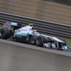 Nico Rosberg rueda durante la jornada del sábado en Shanghai