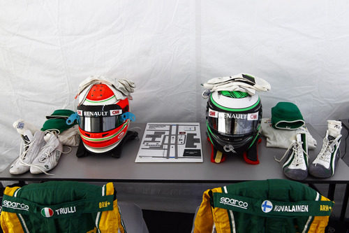 El equipo de Trulli y Kovalainen listo para la exhibición en Putrajaya