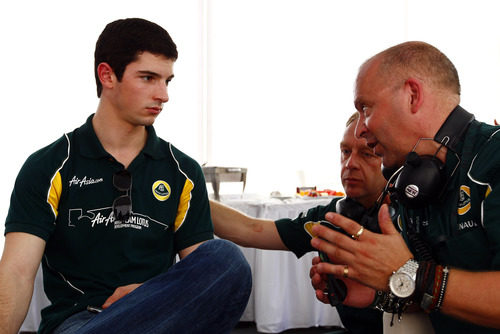 Alexander Rossi y Mike Gascoyne en Putrajaya