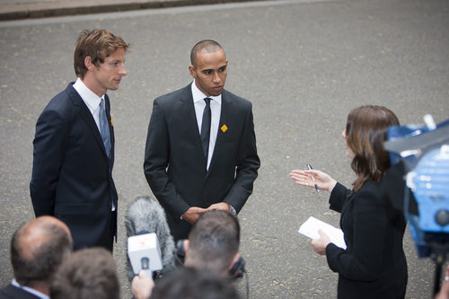 Button y Hamilton en un acto oficial en Londres