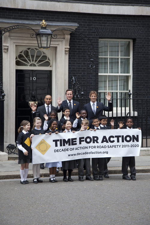 Los pilotos de McLaren apoyan la campaña Make Roads Safe