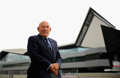 Stirling Moss en la inauguración del Silverstone 'Wing'