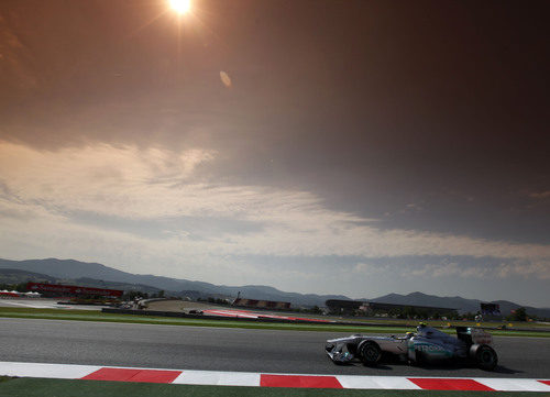 Rosberg rueda durante la clasificación de España 2011