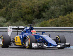 Felipe Nasr lidera la mañana en el día 1 de la primera ronda de test en Barcelona