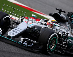 Lewis Hamilton domina la mañana de la sexta jornada de test de pretemporada en Barcelona