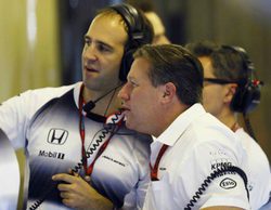 Zak Brown: "Competir a nivel de recursos con Mercedes y Ferrari es imposble"