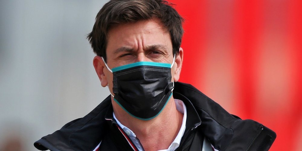 Toto Wolff, de Bottas y Russell: "Nunca hay 100% culpa de uno y cero del otro"