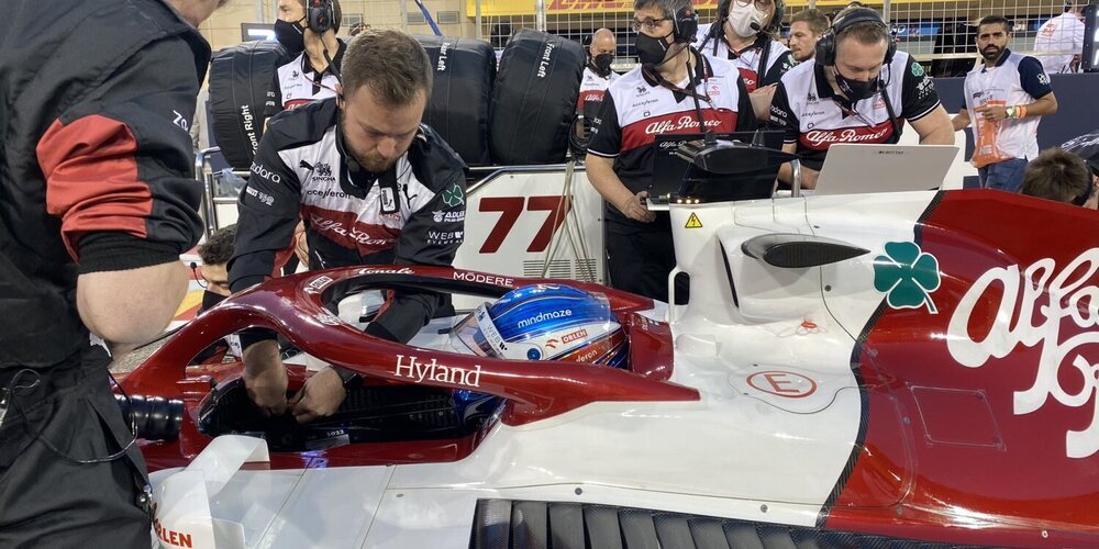 Bottas: "Las ruedas patinaron mucho y fui un blanco fácil durante la primera vuelta"