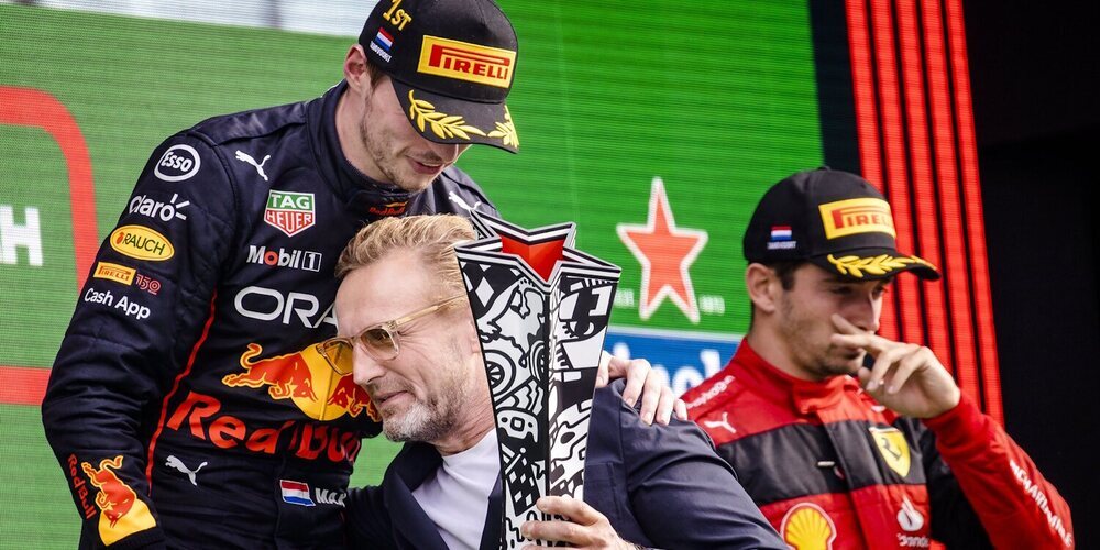 Mika Häkkinen: "La pregunta es si Max luchará contra Lando u Oscar por la victoria"