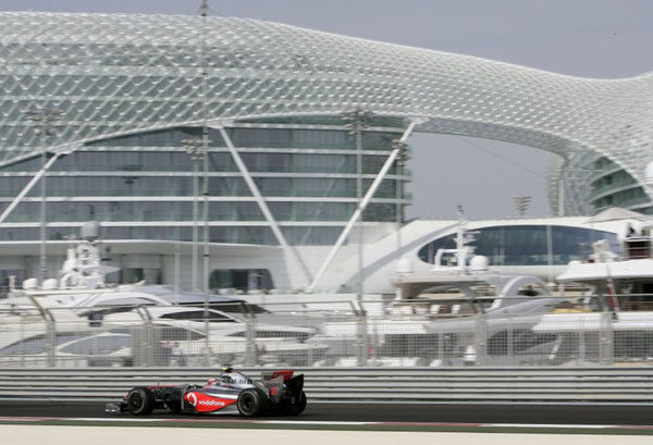 Webber, Button y Hamilton no probarán las Pirelli en Abu Dabi