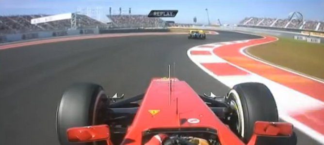 Alonso rodando por detrás de Schumacher en la Q2 del GP de Austin