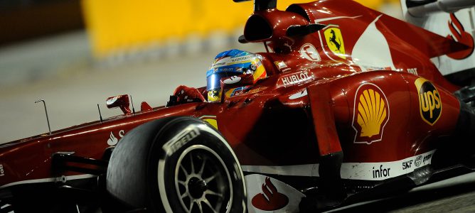 Fernando Alonso en los Libres 2 de Singapur