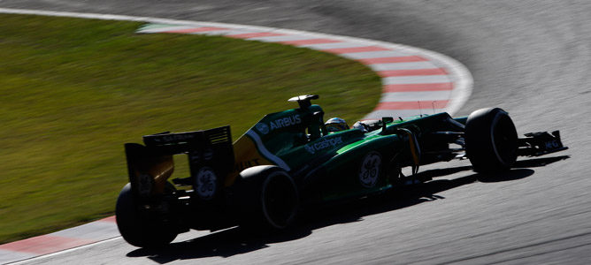 El equipo Caterham sufre con el tráfico en la clasificación del GP de Japón 2013