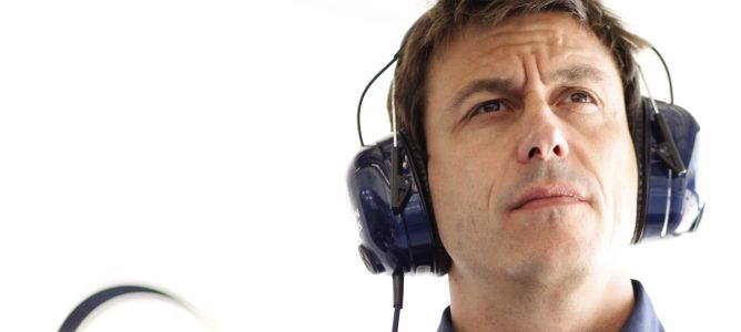 Toto Wolff no cree que Mercedes sea rival para Red Bull en 2014