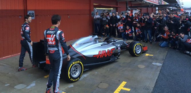 Haas F1 Team presenta en Barcelona su nuevo VF16