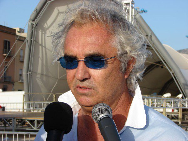 Briatore: "Renault seguirá si tiene un balance positivo"