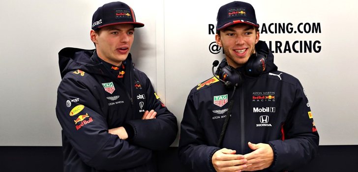 Verstappen y Gasly, juntos en el garaje de Red Bull