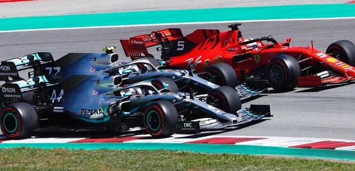 Vettel lucha contra los Mercedes