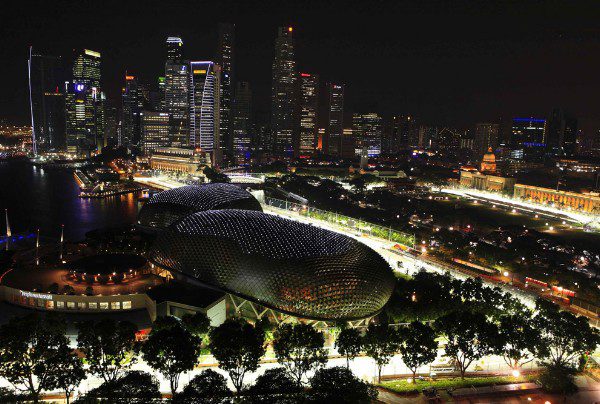 Nos quedamos sin 'Curva Fernando Alonso' en Singapur