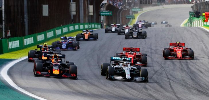 Hamilton y Verstappen luchan por el liderato en Brasil