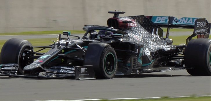 Hamilton gana en Silverstone con la rueda pinchada