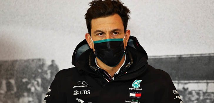 Lewis Hamilton aplaude el trabajo de Toto Wolff en Mercedes