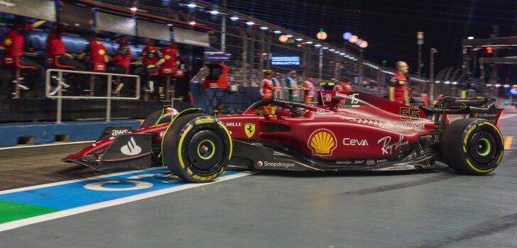 Sainz, en la calle de boxes