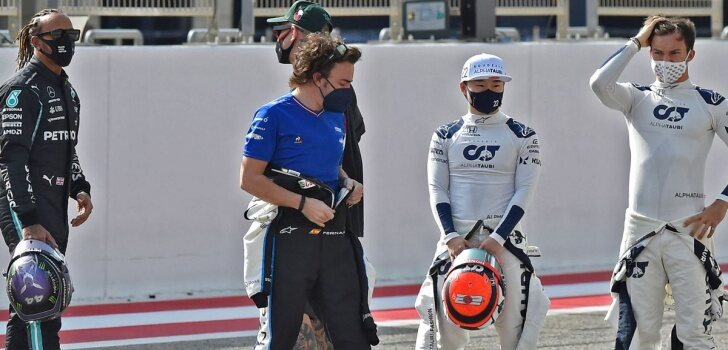 Alonso, junto a Tsunoda