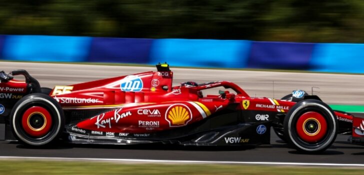 Carlos Sainz durante los FP1