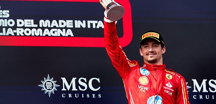 Leclerc, en el podio de Imola