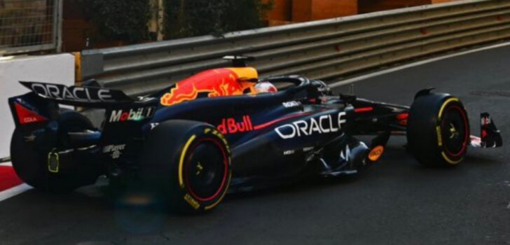 Max Verstappen en los FP2