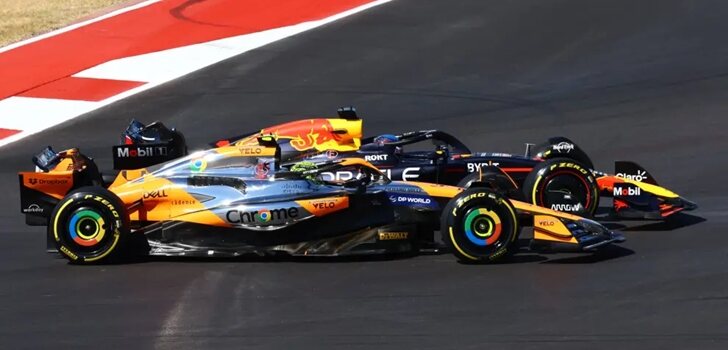 Norris y Verstappen luchan en Austin